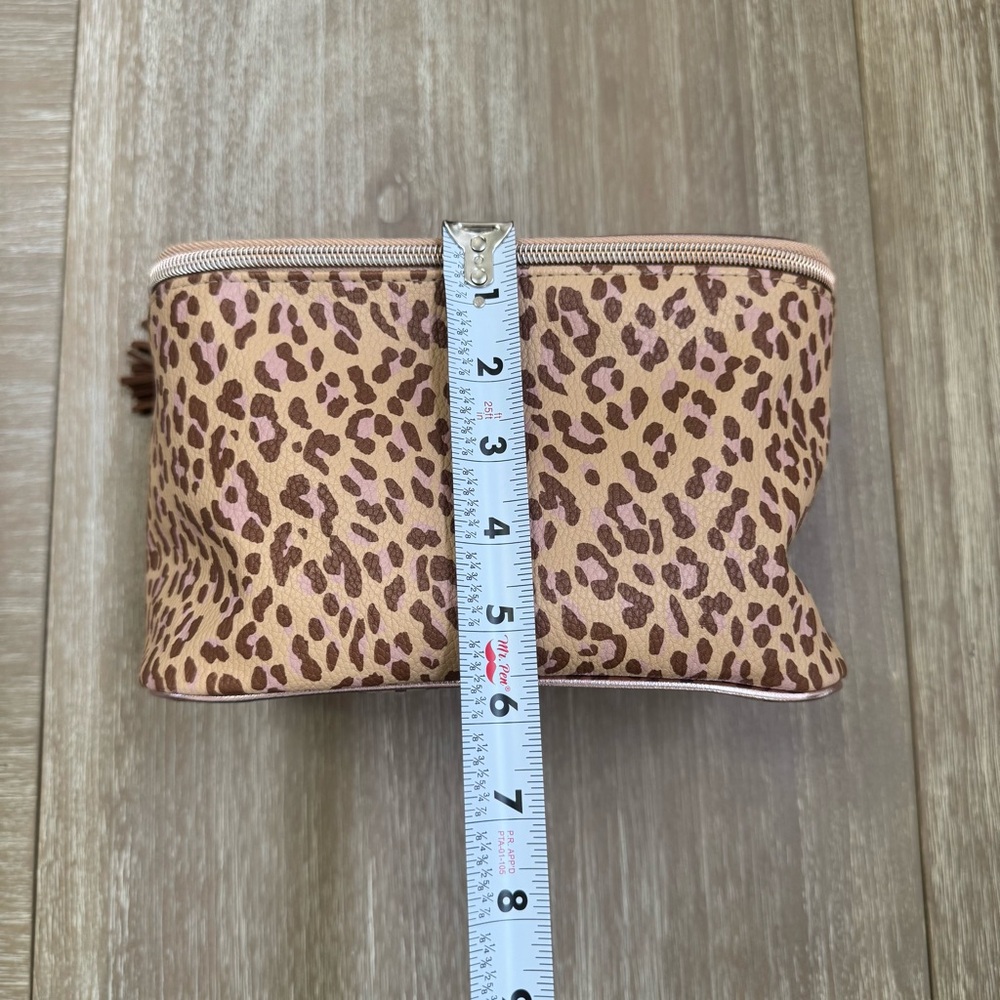 NEW Leopard Animal Print Makeup Cosmetic Bag with Tassels - Picture 6 of 10